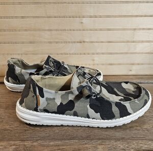 Camo Wendy Hey Dude's, Women's Size 12